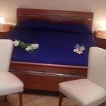 Amuni Nyaraló Avola